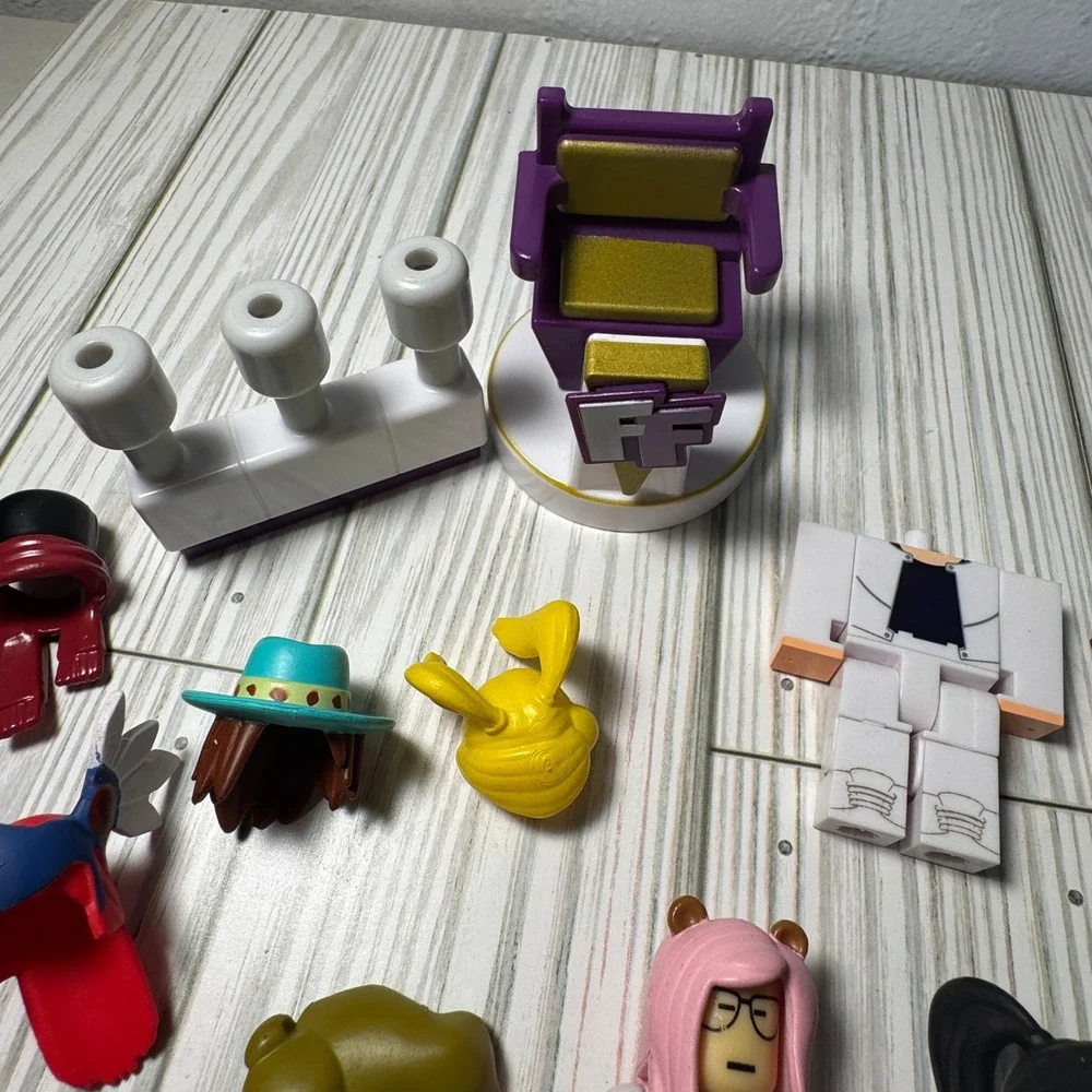 Roblox‎ Action Figure Lot Jazwares Figures Accessories Parts Mix Match 30+ Pc